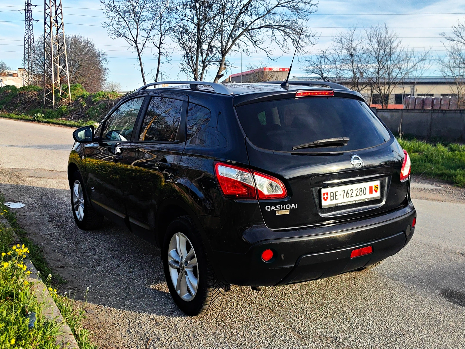 Nissan Qashqai  4WD!2.0! КОЖЕН САЛОН!СТЪКЛЕН ТАВАН !ТОП СЪСТОЯНИЕ, снимка 3 - Автомобили и джипове - 54116178