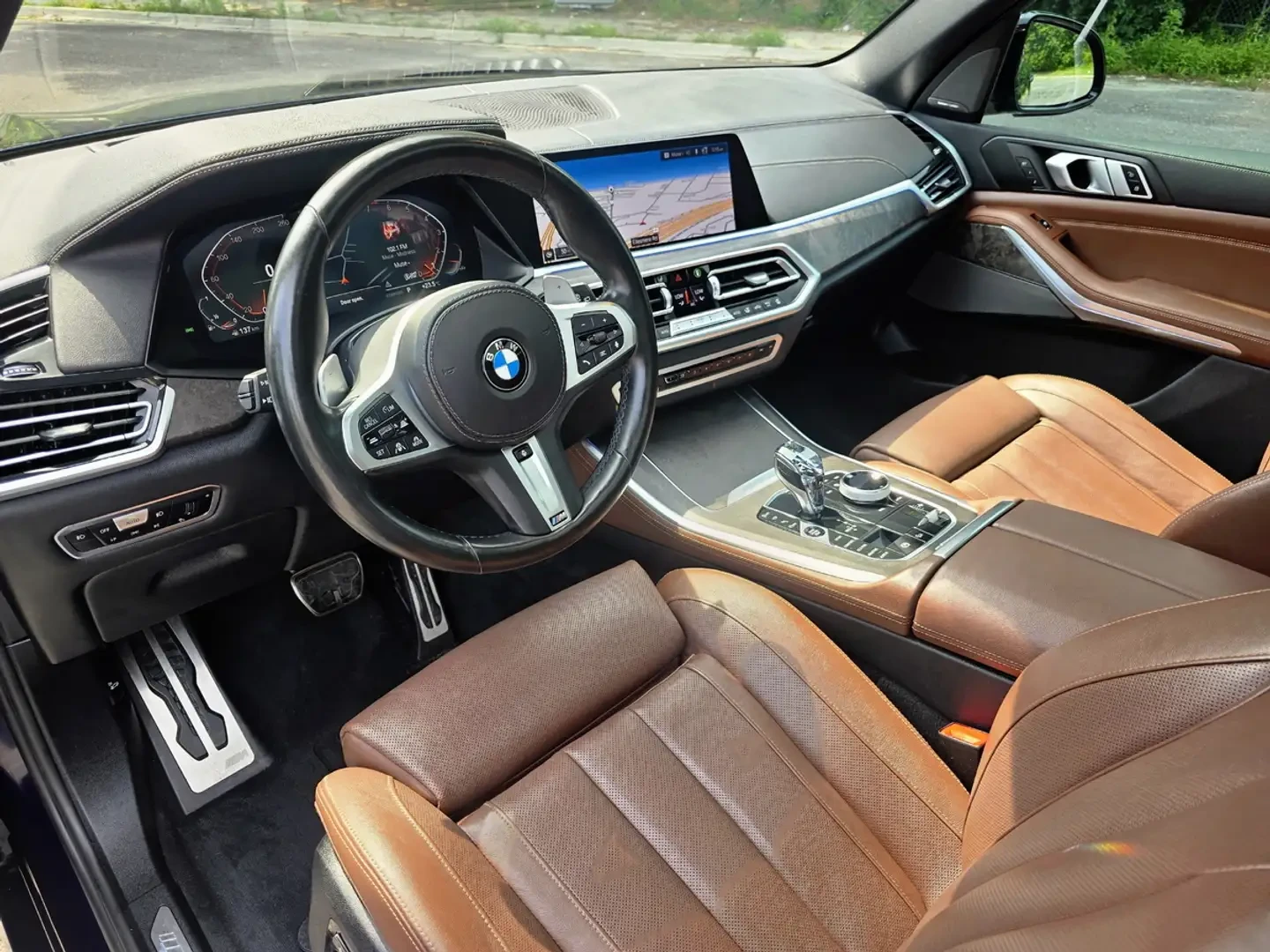 BMW X5 xDrive40i/ОБДУХ/ЛАЗЕР/HUD/HK/AIR/КРИСТАЛ/360/ПАНО/, снимка 6 - Автомобили и джипове - 55461755