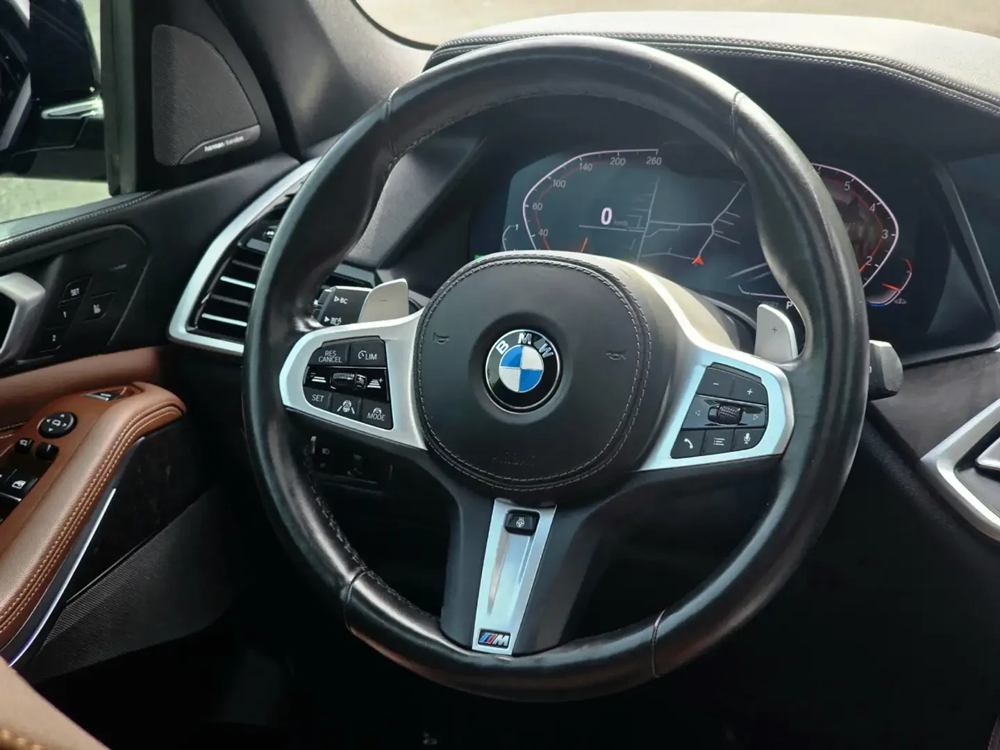 BMW X5 xDrive40i/ОБДУХ/ЛАЗЕР/HUD/HK/AIR/КРИСТАЛ/360/ПАНО/, снимка 8 - Автомобили и джипове - 55461755
