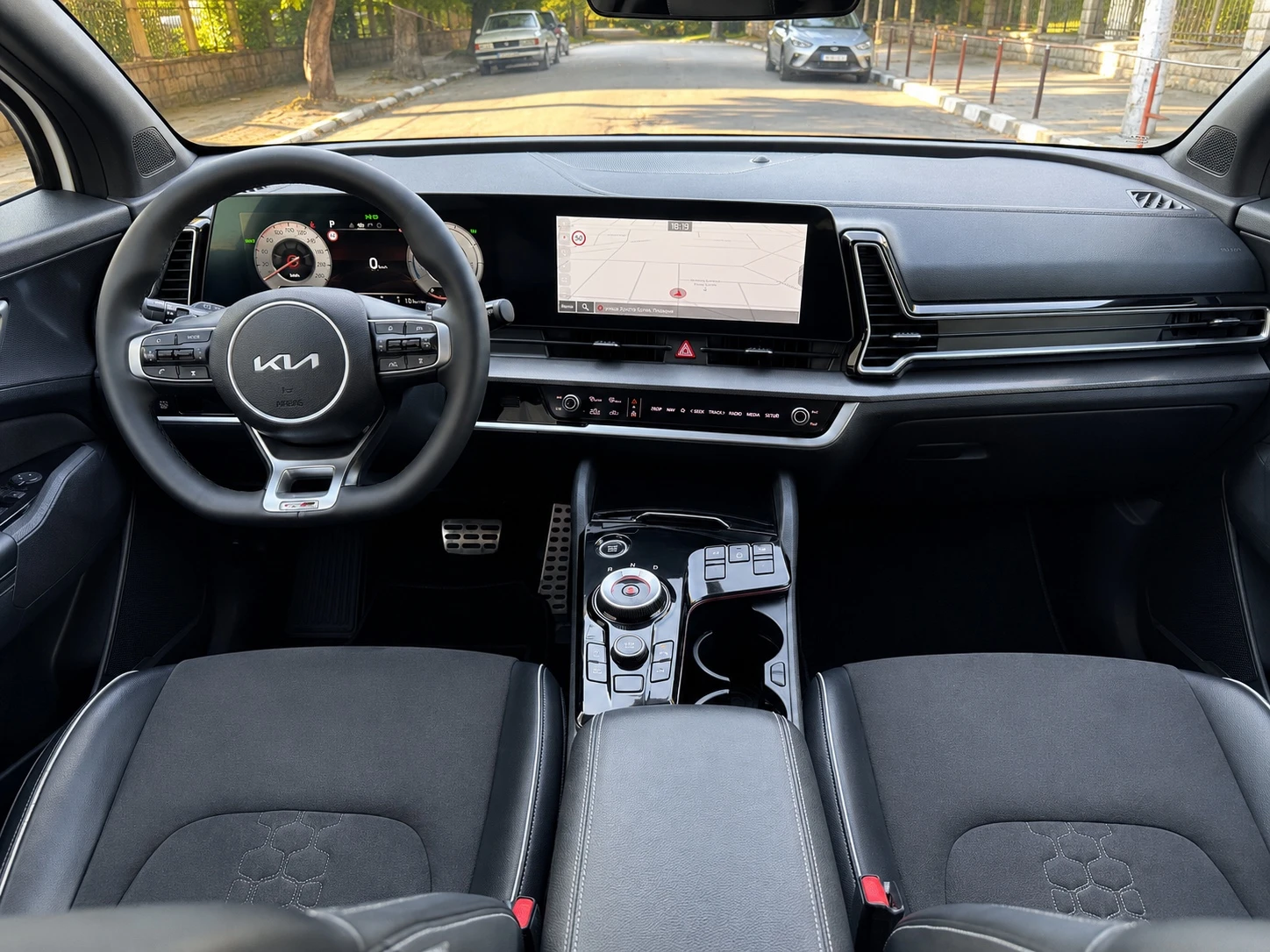 Kia Sportage 1.6HEV/230к.с/GT-LINE/ПОДГРЕВ/КАМЕРА/EURO6, снимка 7 - Автомобили и джипове - 55848325
