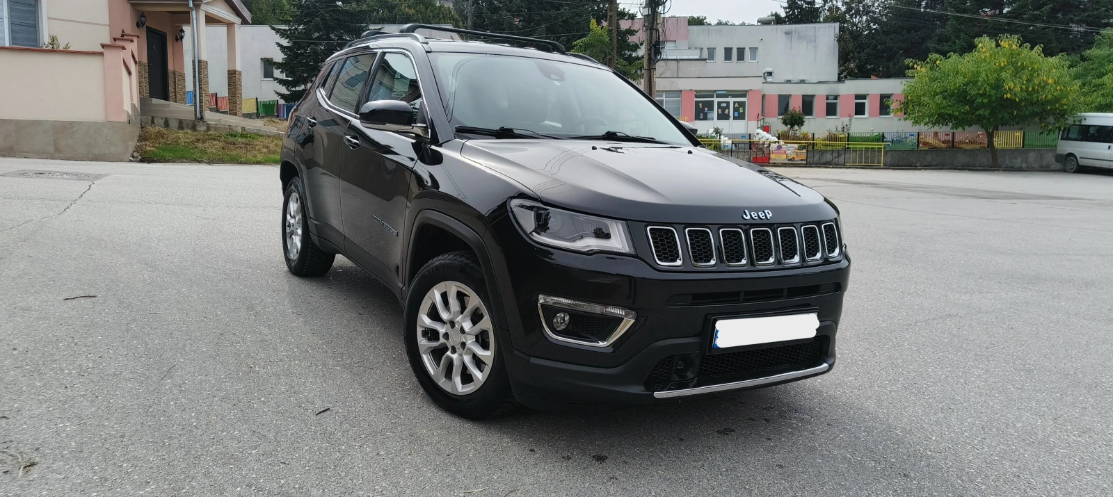 Jeep Compass, снимка 3 - Автомобили и джипове - 56235635