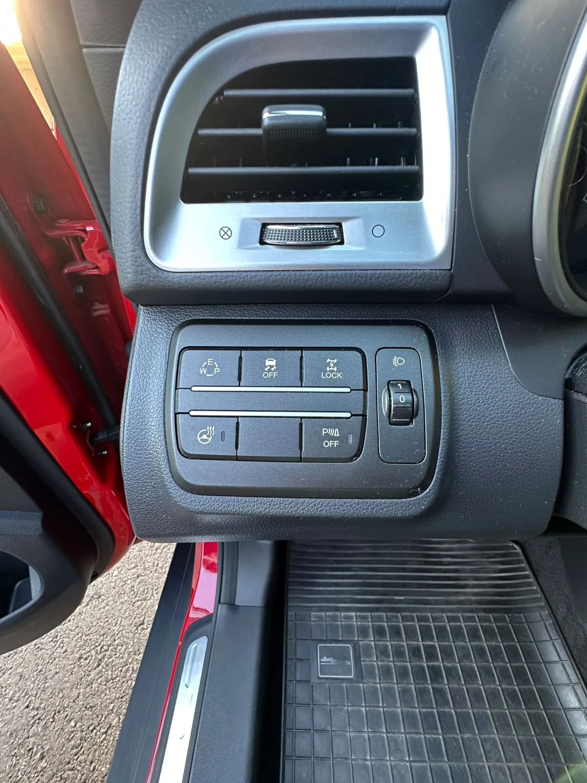 SsangYong Tivoli, снимка 13 - Автомобили и джипове - 56335278