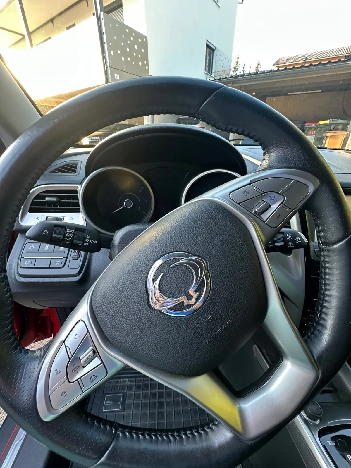 SsangYong Tivoli, снимка 10 - Автомобили и джипове - 56335278