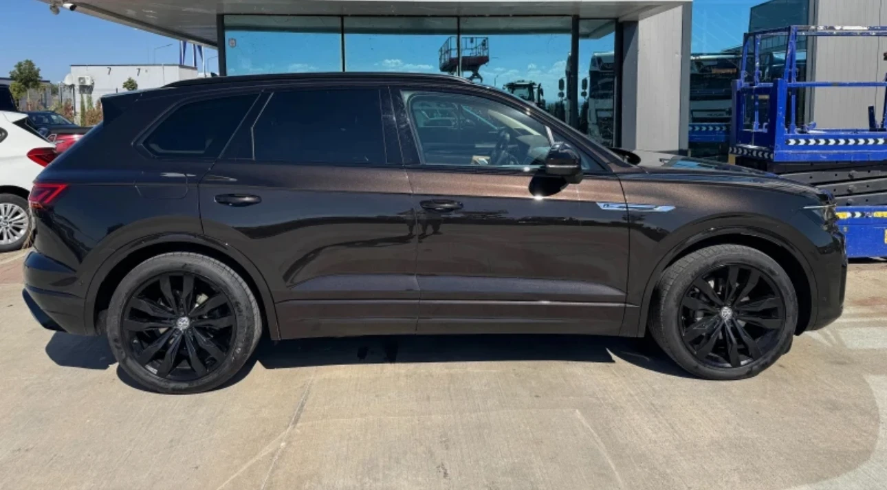 VW Touareg R line , снимка 5 - Автомобили и джипове - 56435767