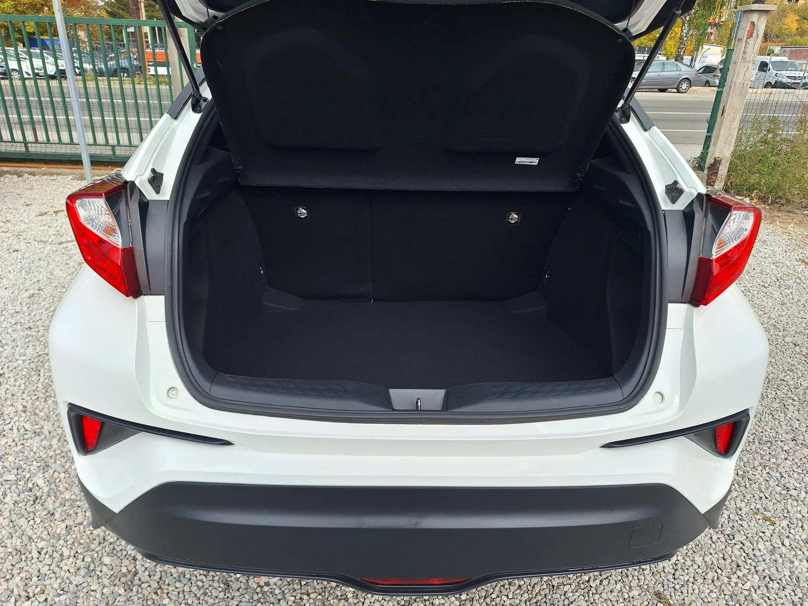 Toyota C-HR 1.8 Hybrid 97000 km!Navi Kamera Full! | Mobile.bg � ����������� 9