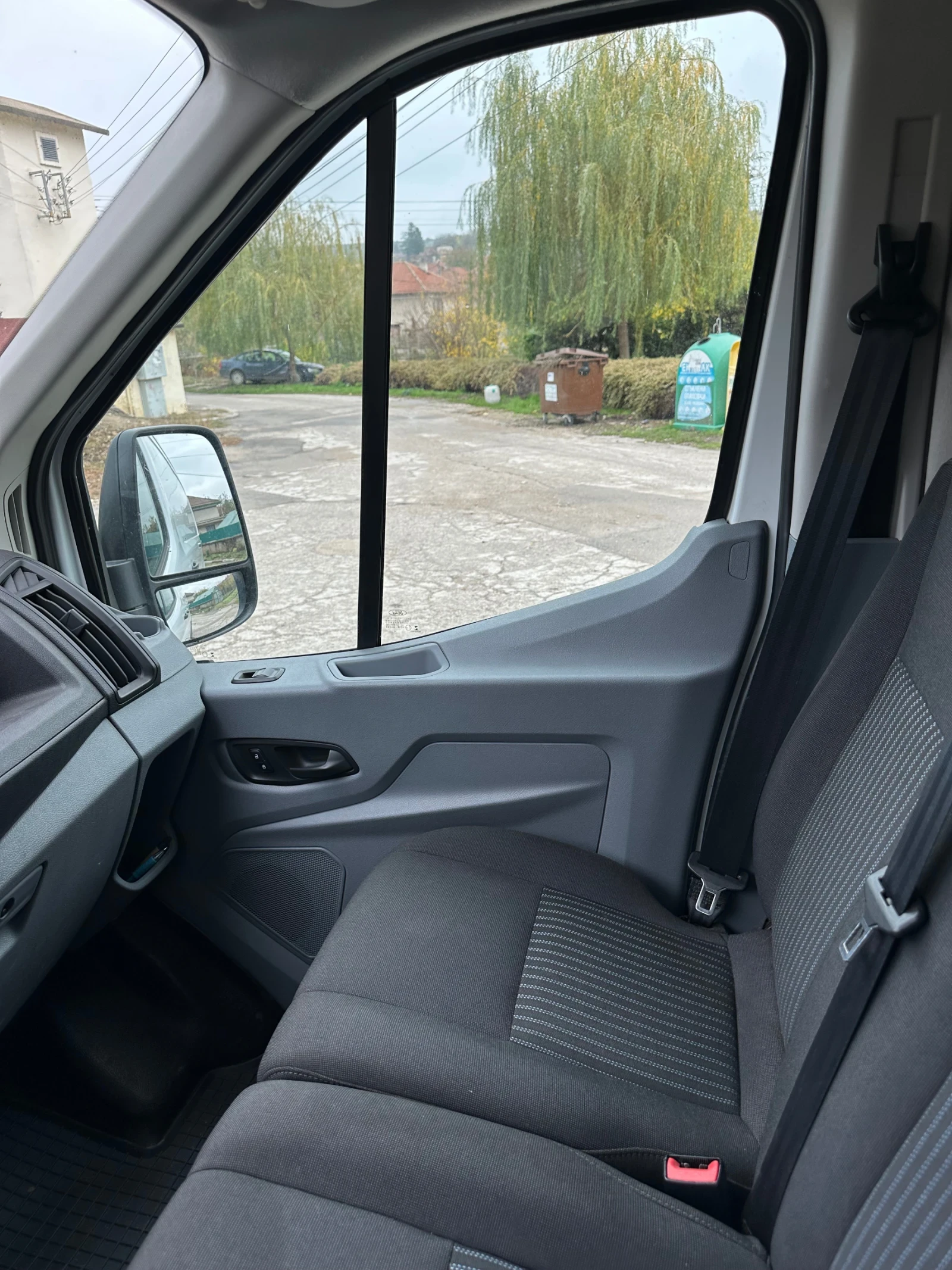 Ford Transit 2.2 - изображение 10