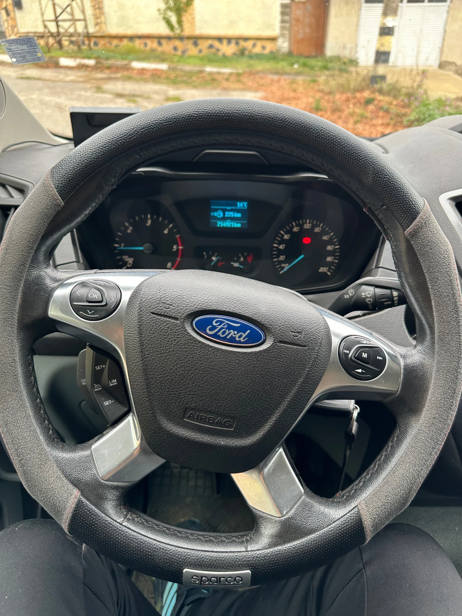 Ford Transit 2.2 - изображение 6