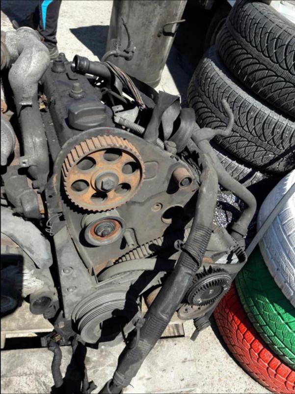 Двигател за Audi A4, снимка 3 - Части - 18107970
