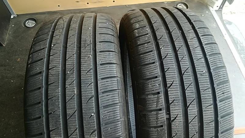 Гуми Зимни 225/45R17, снимка 3 - Гуми и джанти - 25566178