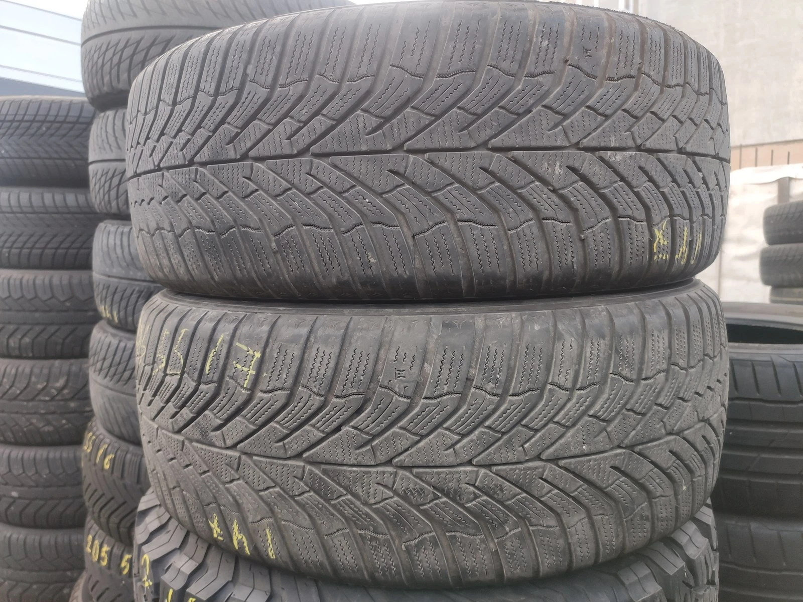 Гуми Зимни 225/55R17, снимка 5 - Гуми и джанти - 56725872