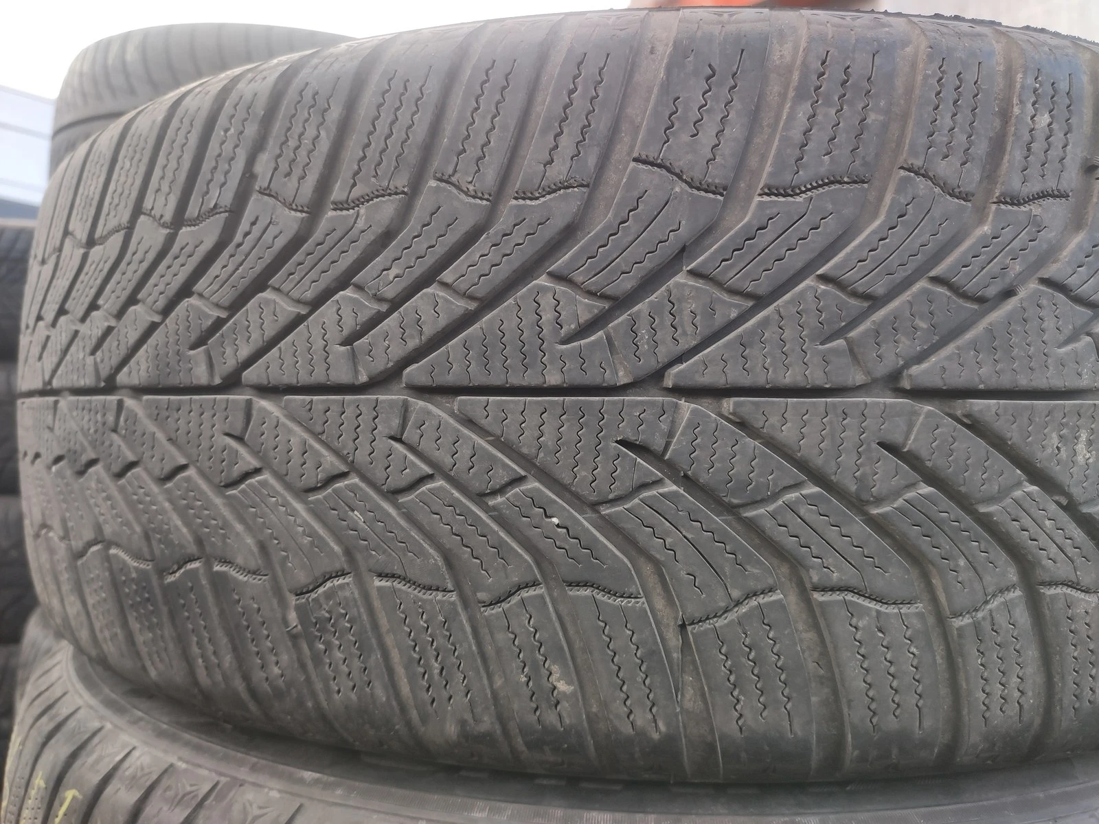 Гуми Зимни 225/55R17
