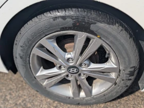 Hyundai Elantra GL FWD АвтоКредит  (ЦЕНА ДО БГ), снимка 8