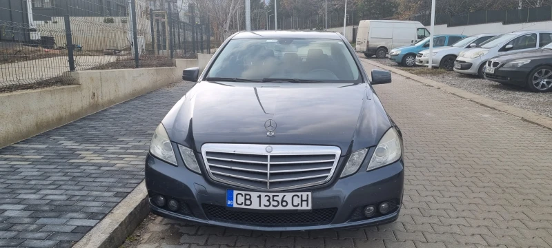 Mercedes-Benz E 220, снимка 2 - Автомобили и джипове - 47752780