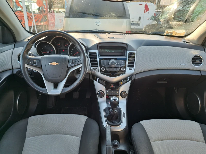 Chevrolet Cruze 1, 8 БЕНЗИН/ГАЗ, снимка 12 - Автомобили и джипове - 48105407