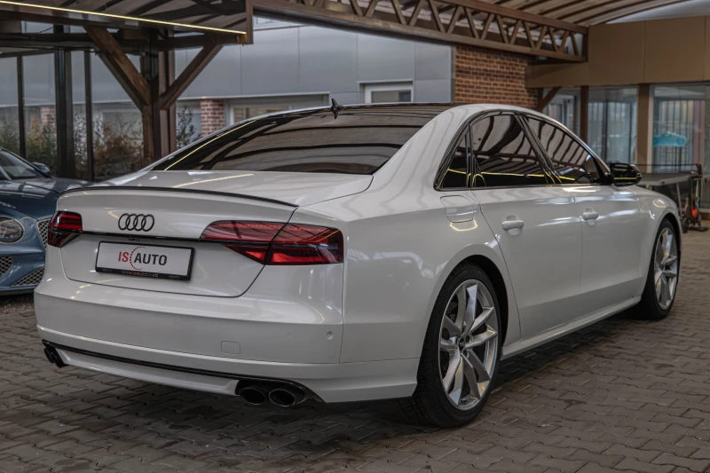 Audi S8 PLUS/RSE/HuD/Bose/Keramik/Alcantar, снимка 4 - Автомобили и джипове - 48808256