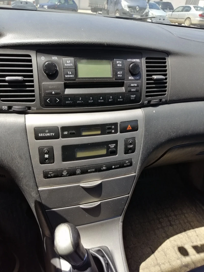 Toyota Corolla 2.0 cdi, снимка 10 - Автомобили и джипове - 49592255