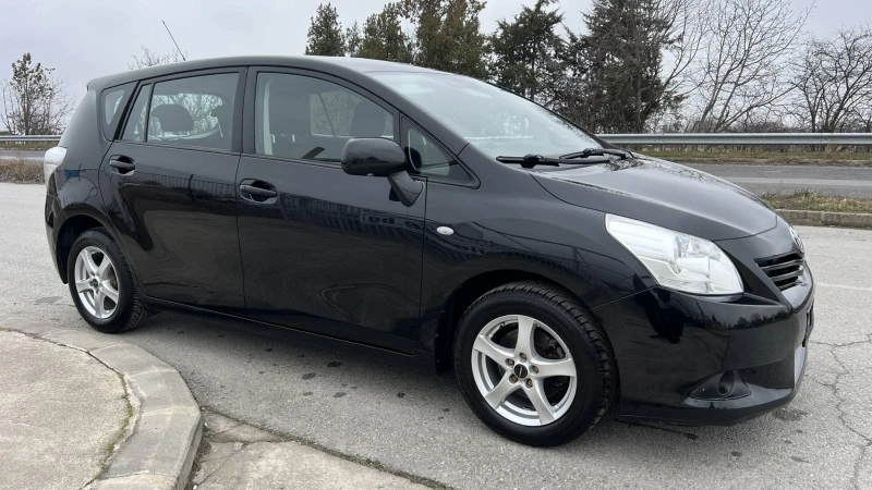 Toyota Verso 1.6, снимка 2 - Автомобили и джипове - 49623224