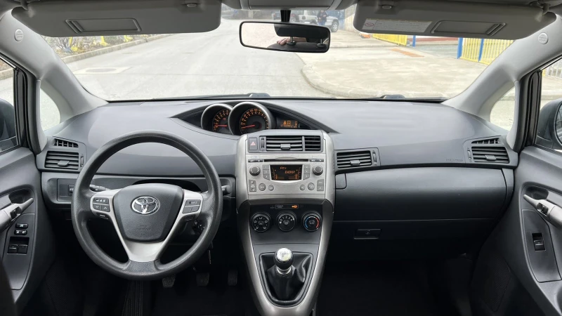 Toyota Verso 1.6, снимка 7 - Автомобили и джипове - 49623224