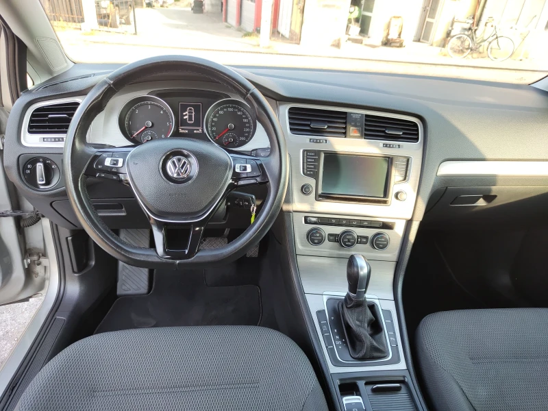 VW Golf, снимка 11 - Автомобили и джипове - 51651518