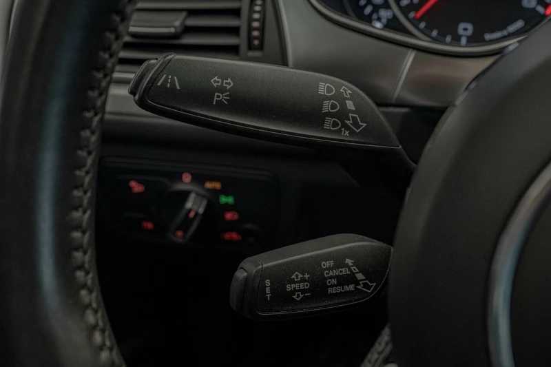 Audi A6 3.0BiTDI/SLINE Plus/Bose/Панорама/Камера 360/Lane , снимка 16 - Автомобили и джипове - 51735401