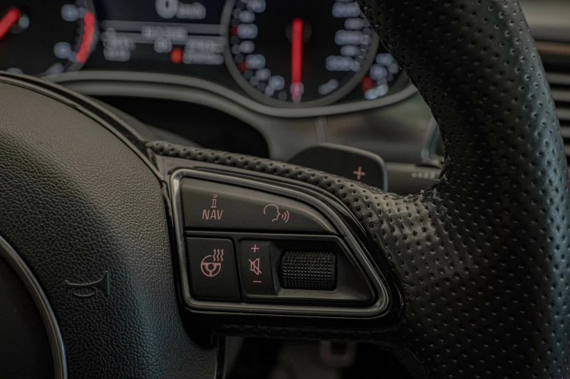 Audi A6 3.0BiTDI/SLINE Plus/Bose/Панорама/Камера 360/Lane , снимка 11 - Автомобили и джипове - 51735401