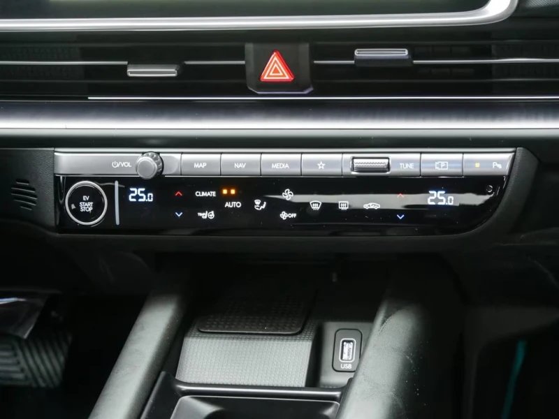 Hyundai Ioniq 6 НОВ!/RWD/228HP/CAM/HUD/NAVI/LED/KLESS/CPLAY/440g, снимка 7 - Автомобили и джипове - 52061958