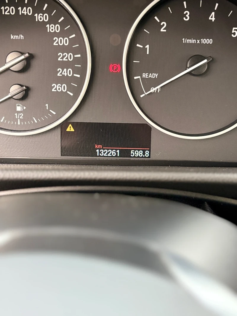 BMW 218 218 Active tourer, снимка 10 - Автомобили и джипове - 52641773