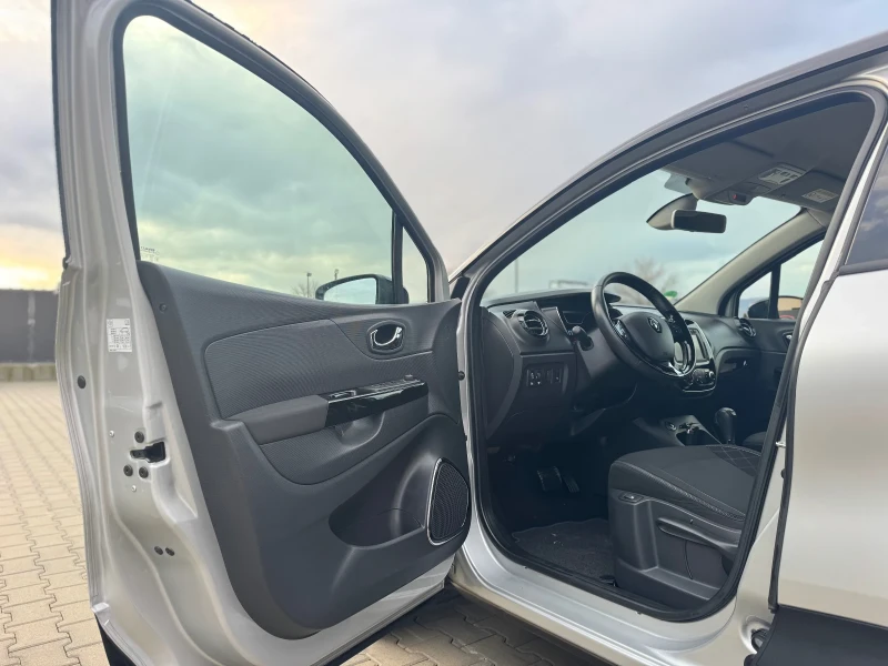 Renault Captur 1.2i AVTOMAT CAMERA NAVI TOP, снимка 9 - Автомобили и джипове - 53358589