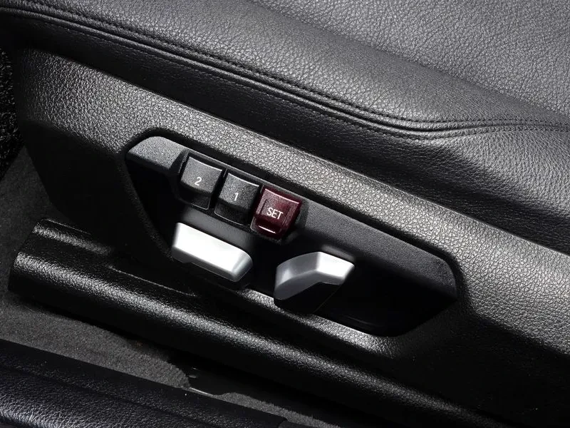 BMW 320 D, снимка 17 - Автомобили и джипове - 55884701