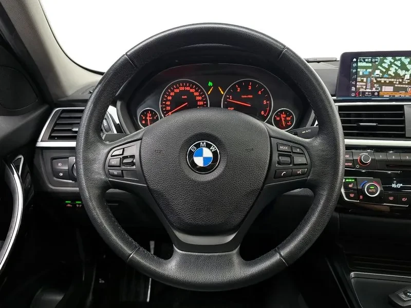 BMW 320 D, снимка 12 - Автомобили и джипове - 55884701