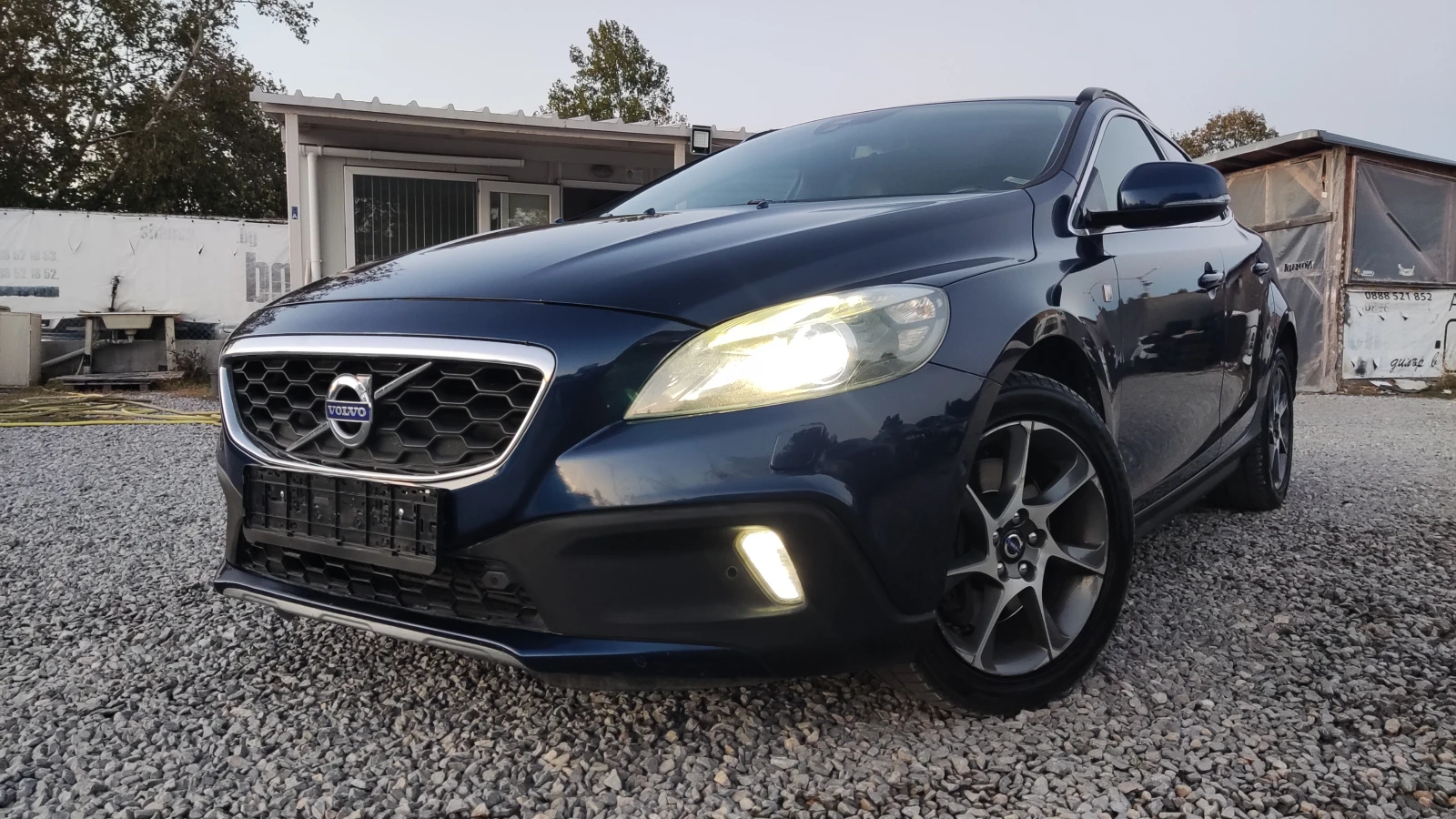 Volvo V40 2.0d 120кс. АВТОМАТ/КОЖА/НАВИ/ЛЕД/ - изображение 3