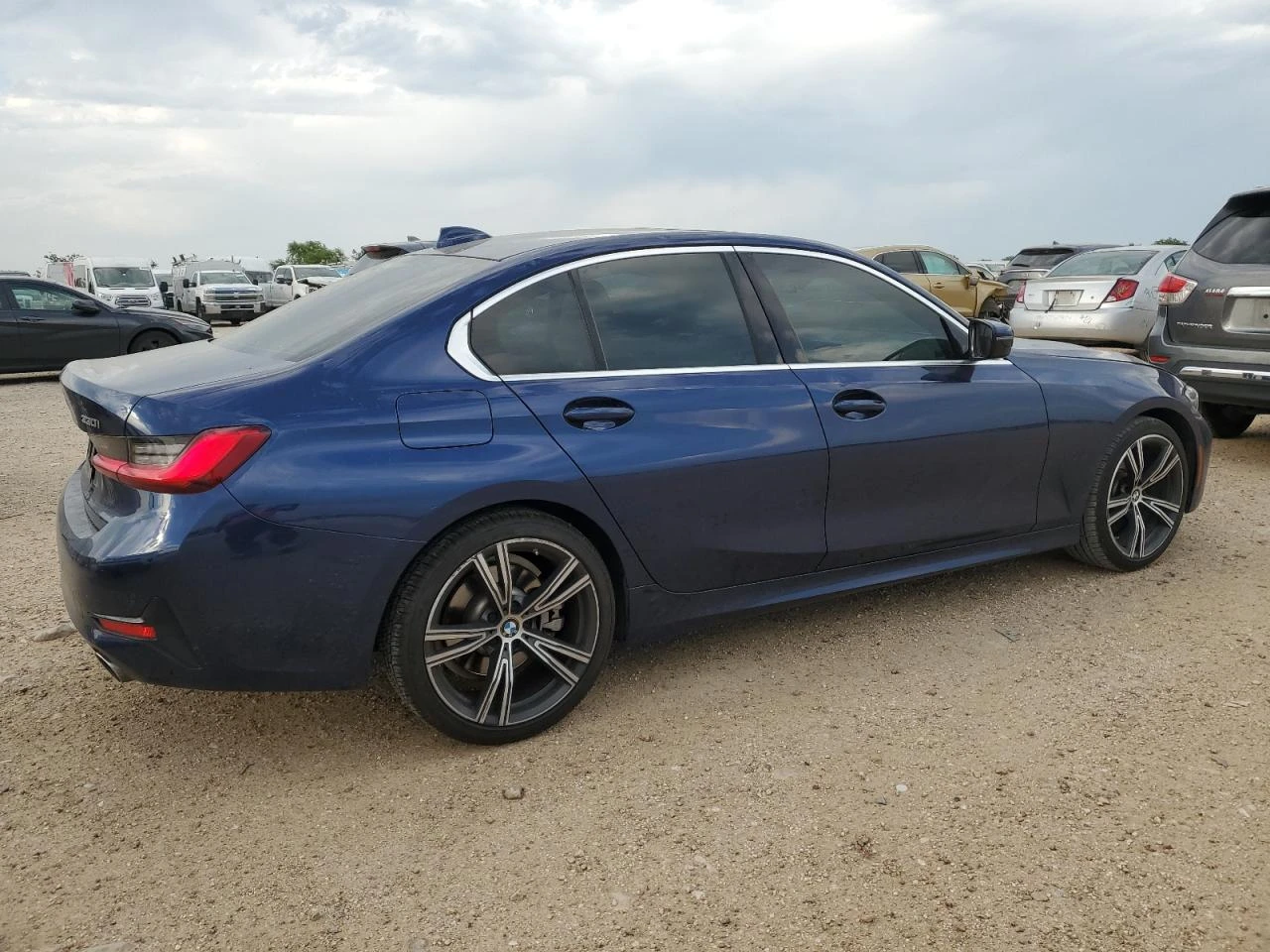 BMW 330 I * КЛИП НА ДВИГАТЕЛ* * ЛИЗИНГ*  - изображение 4