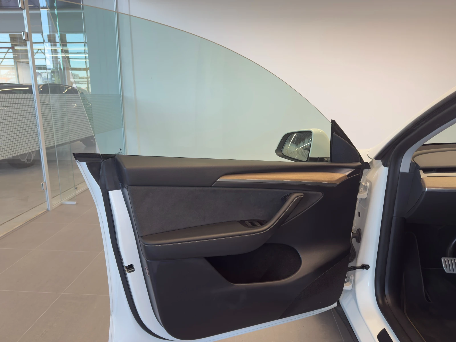 Tesla Model Y PERFONMANCE Dual Motor - изображение 10