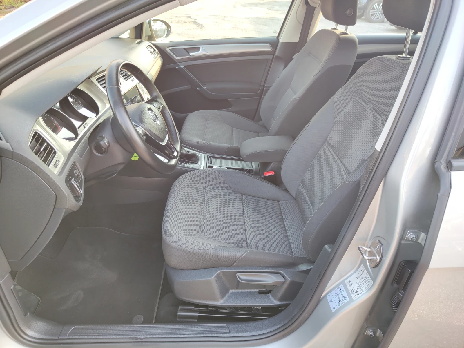VW Golf  - изображение 10