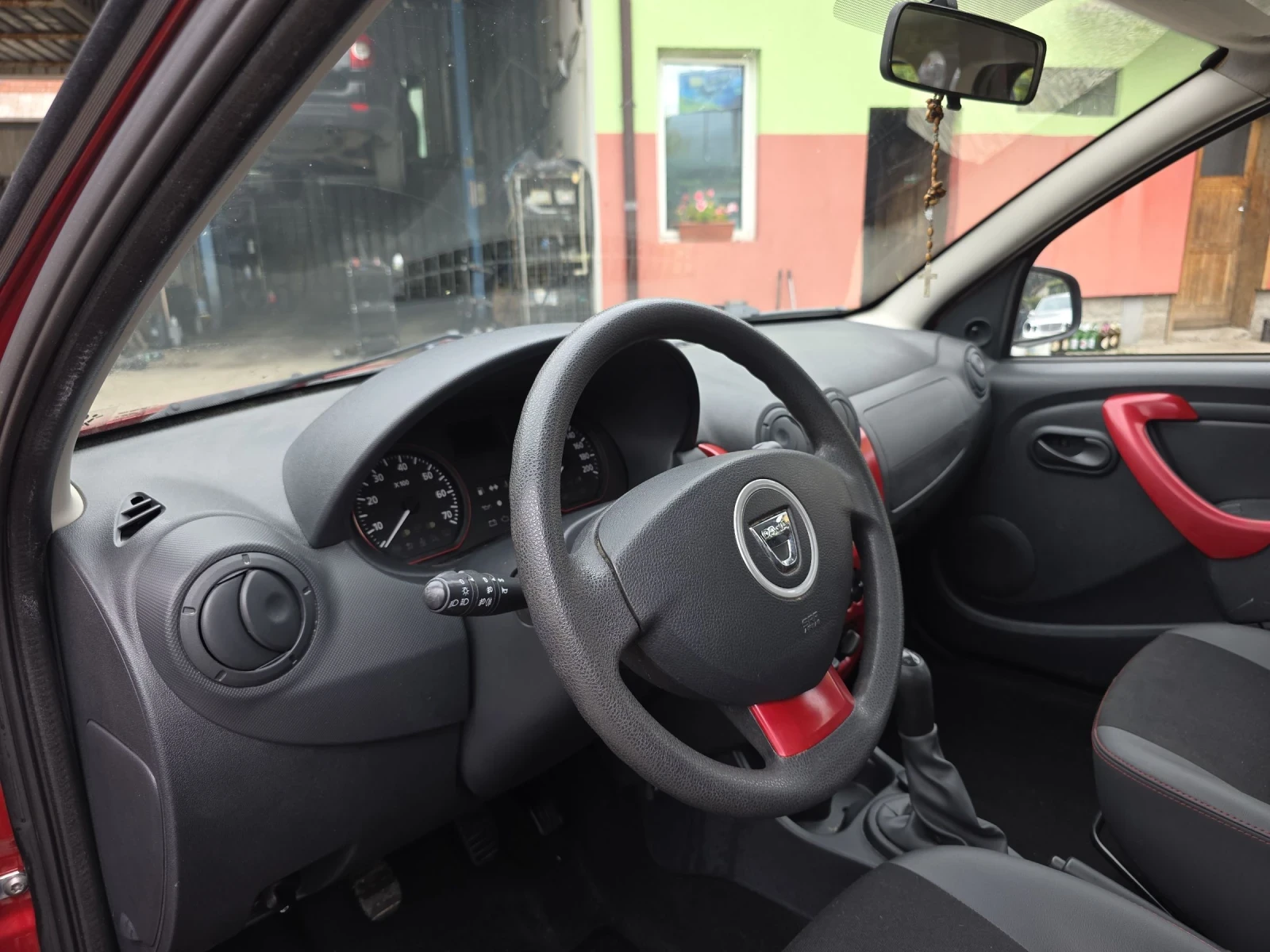 Dacia Sandero 1.6i - изображение 5