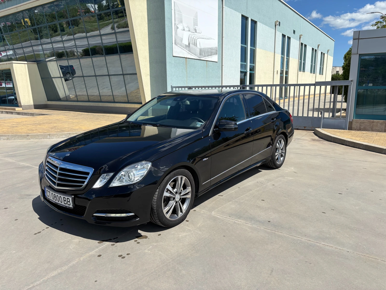 Mercedes-Benz E 200 Турбо - изображение 4