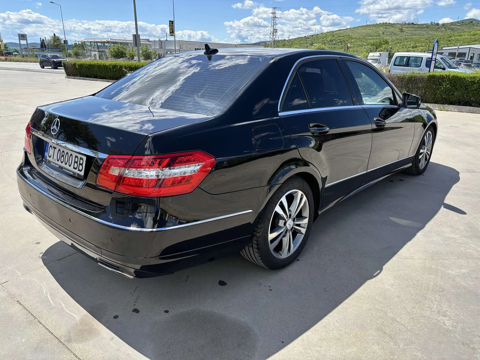 Mercedes-Benz E 200 Турбо - изображение 2