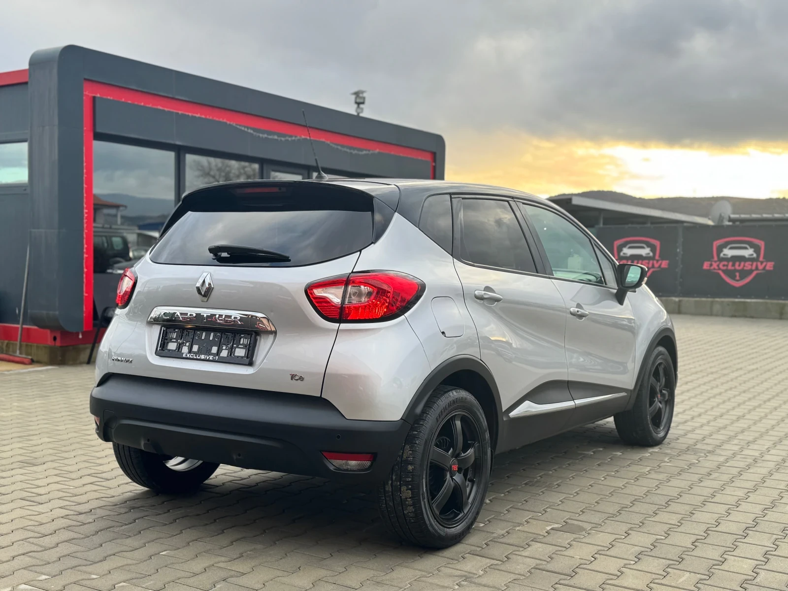Renault Captur 1.2i AVTOMAT CAMERA NAVI TOP - изображение 5