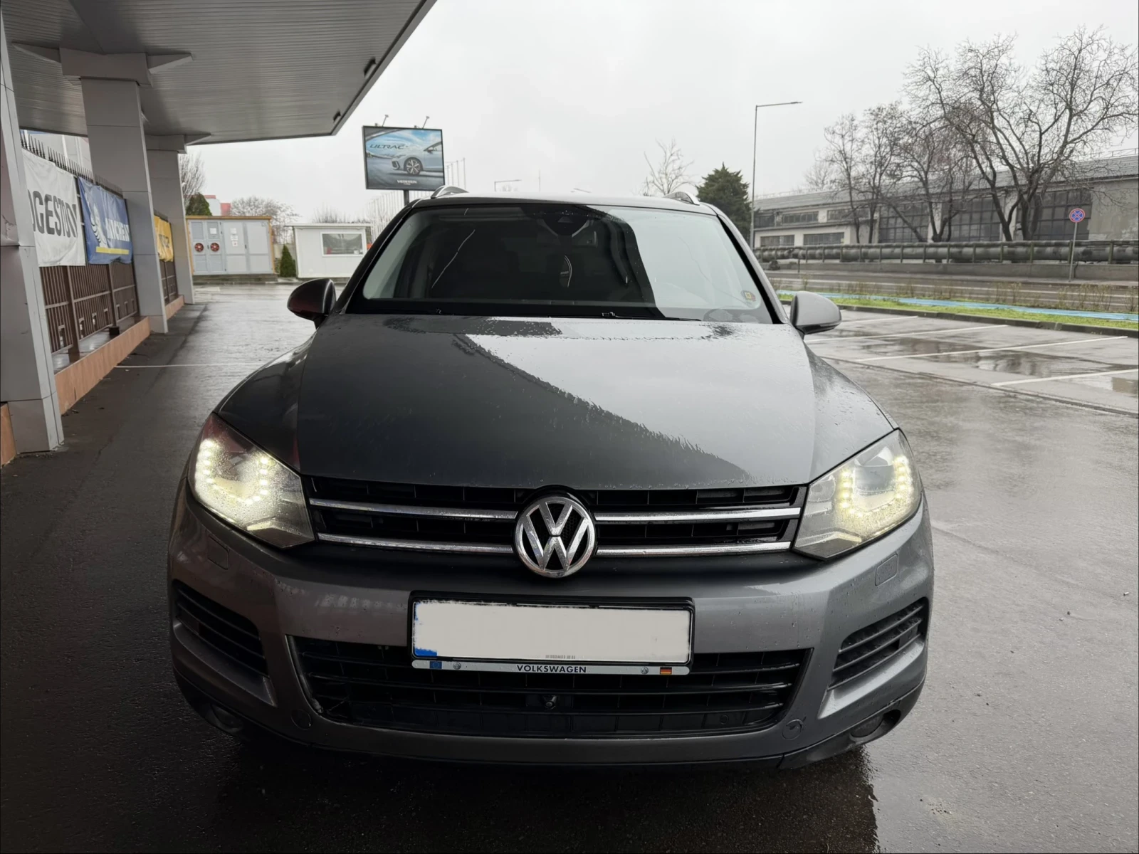 VW Touareg НА* ПРУЖИНИ* 3.0TDI* 245кс, снимка 3 - Автомобили и джипове - 53623267
