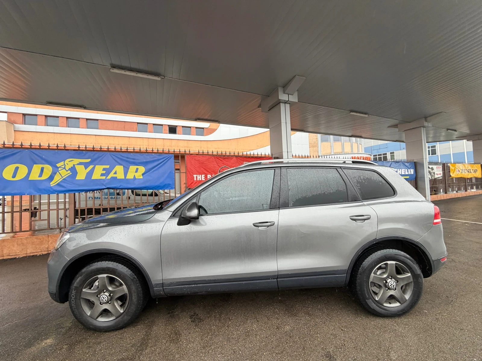 VW Touareg НА* ПРУЖИНИ* 3.0TDI* 245кс, снимка 4 - Автомобили и джипове - 53623267