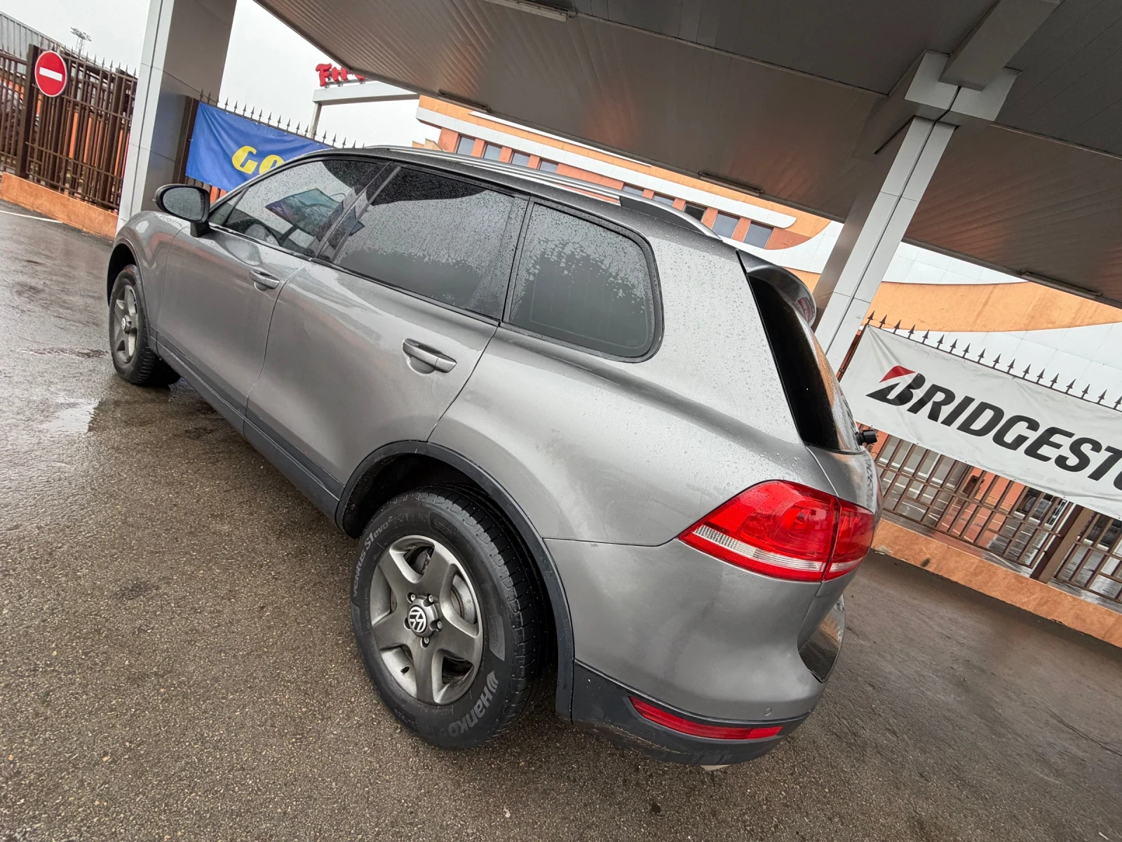 VW Touareg НА* ПРУЖИНИ* 3.0TDI* 245кс, снимка 5 - Автомобили и джипове - 53623267