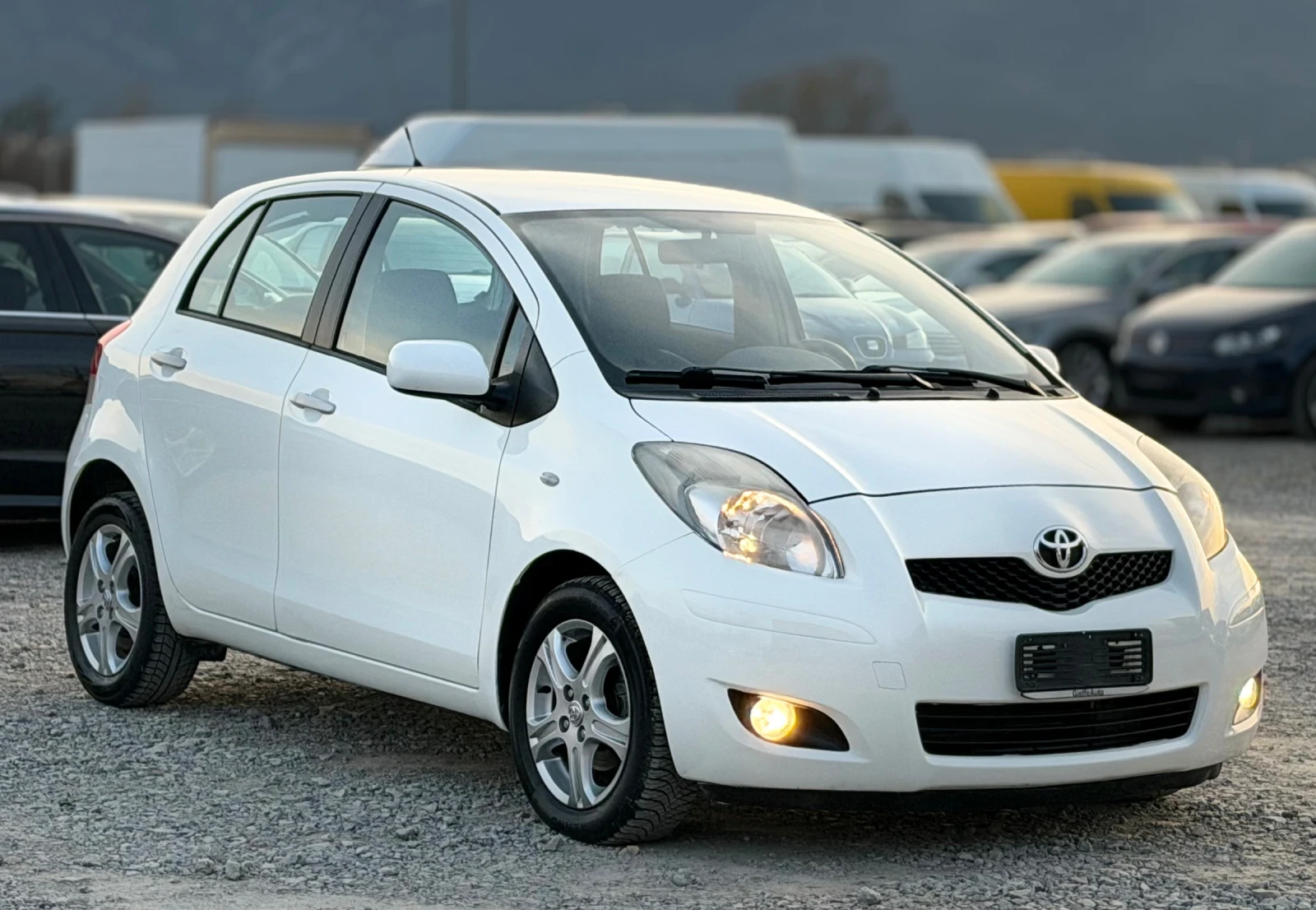 Toyota Yaris 1.4D4D 90кс * Климатроник* * Face-Lift* * ИТАЛИЯ* 