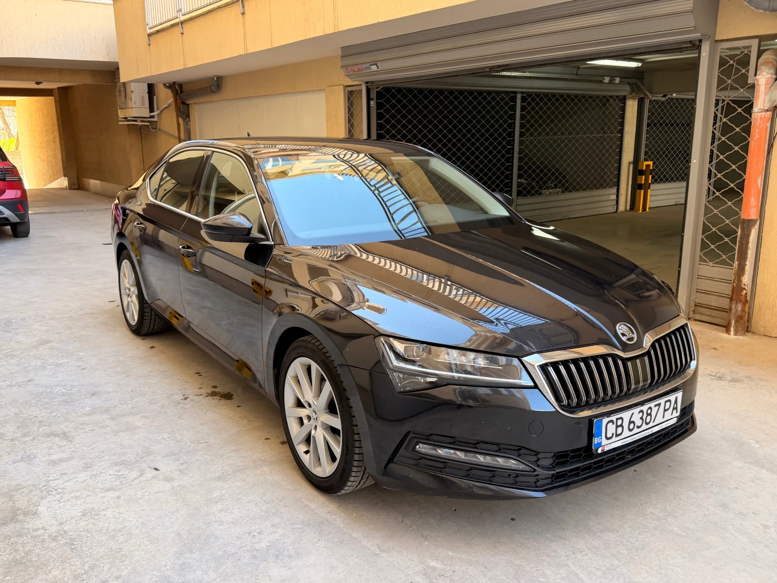Skoda Superb + ЛИЗИНГ, снимка 4 - Автомобили и джипове - 54119778