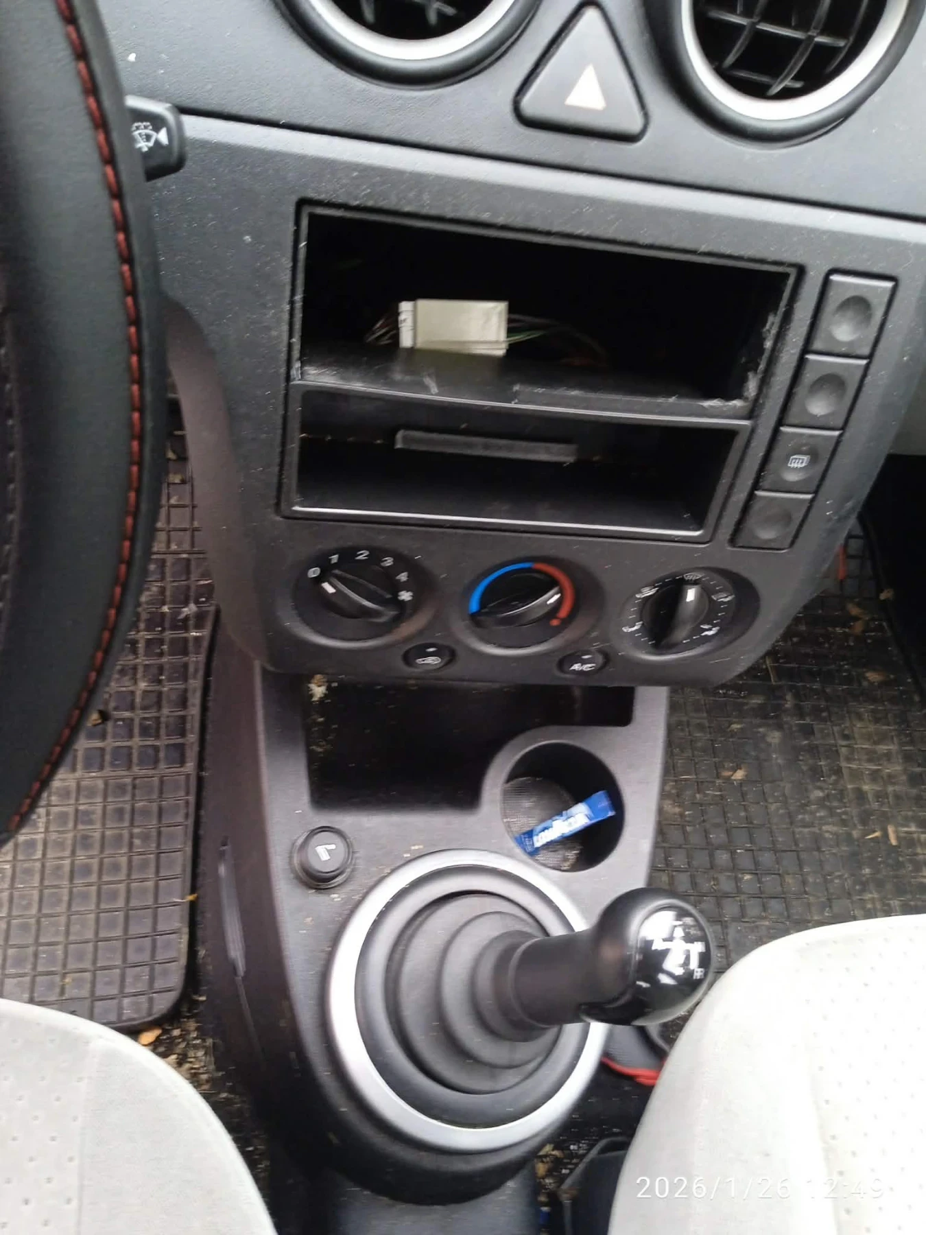 Ford Fiesta За части но цяла/ автомат/ клима, снимка 3 - Автомобили и джипове - 54709311
