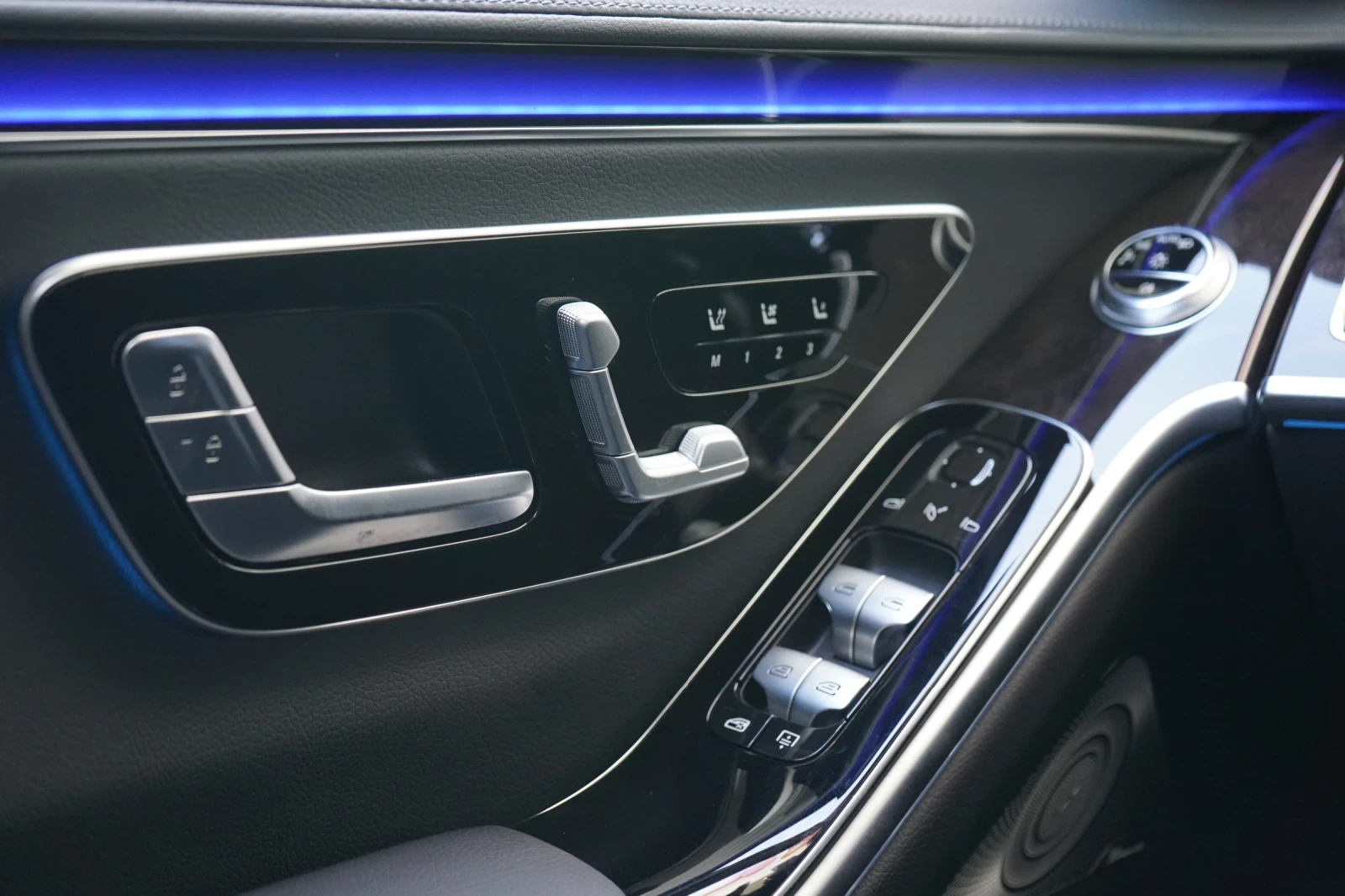 Mercedes-Benz S 500 4M* LONG* AMG* PANO* BURMESTER* HEAD UP* MANUFAKTU, снимка 16 - Автомобили и джипове - 54761877