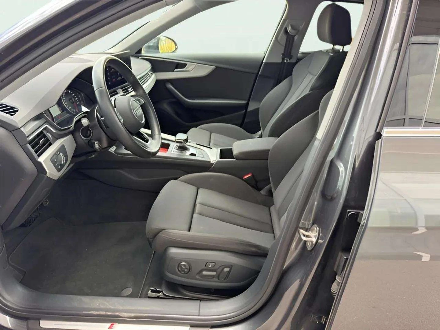 Audi A4, снимка 6 - Автомобили и джипове - 55371725