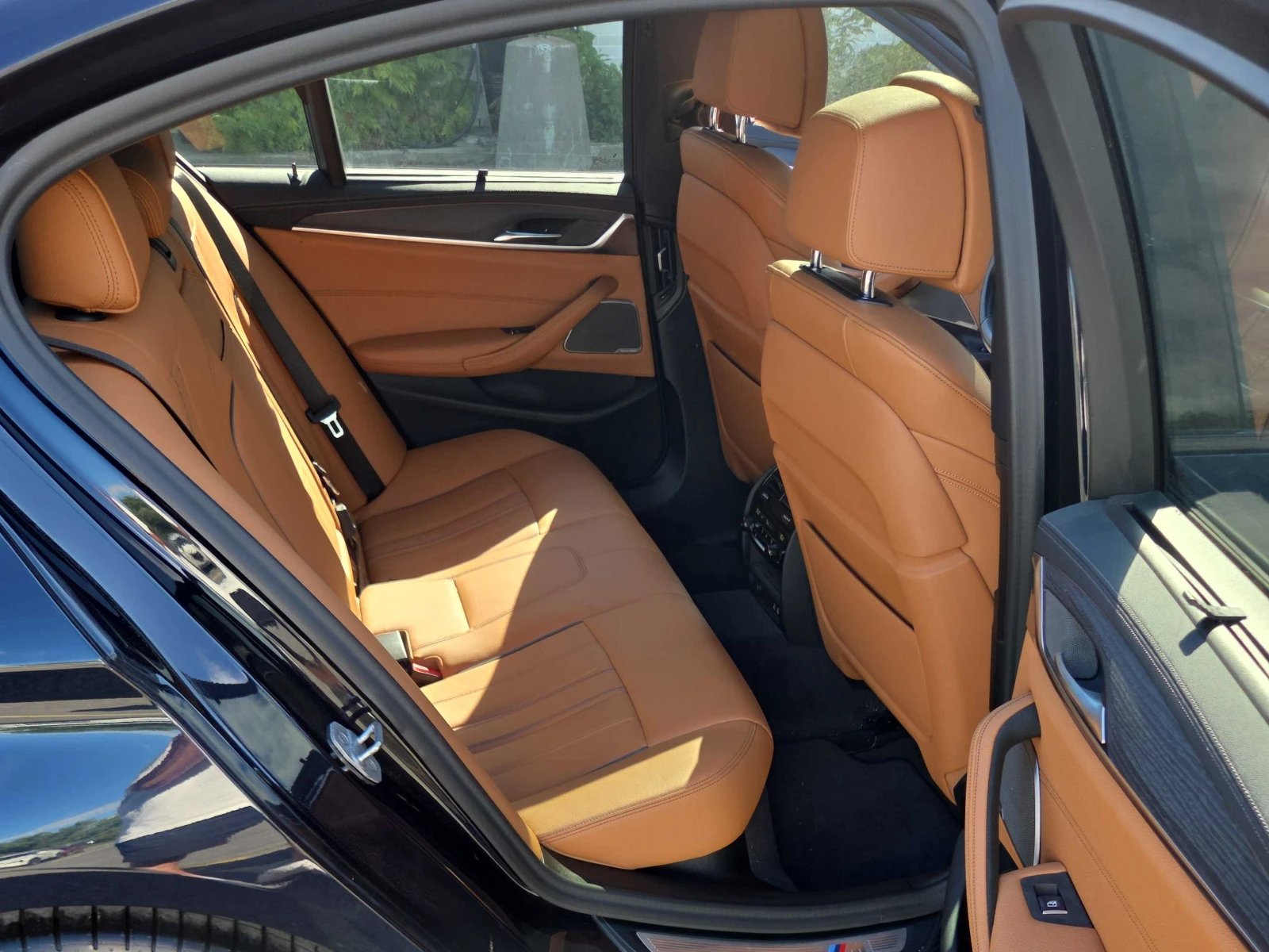 BMW 540 * xDrive * ДИСТРОНИК * HEAD-UP * HARMAN/KARDON, снимка 11 - Автомобили и джипове - 55850136
