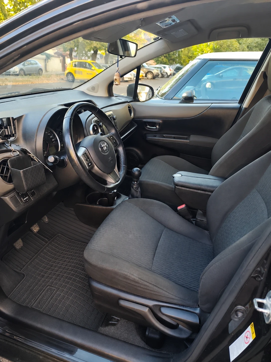 Toyota Yaris, снимка 7 - Автомобили и джипове - 55891912