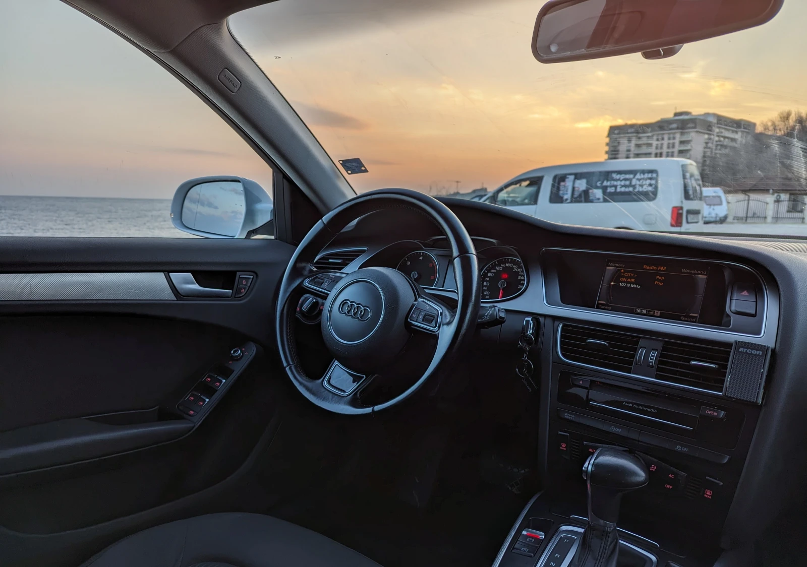 Audi A4 2.0 TDI 177 S-LINE, QUATTRO, снимка 10 - Автомобили и джипове - 56051624