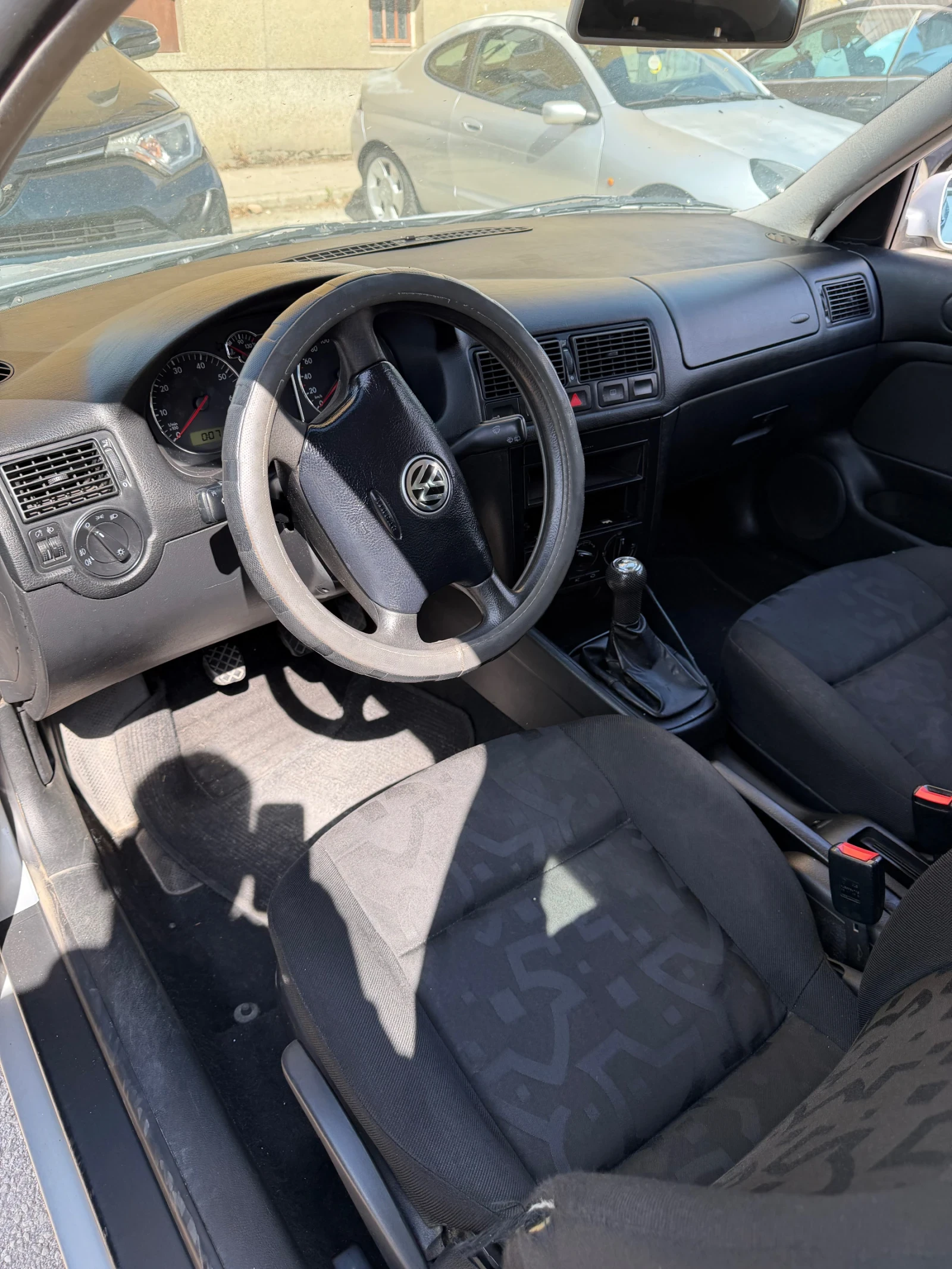 VW Golf, снимка 5 - Автомобили и джипове - 56080302